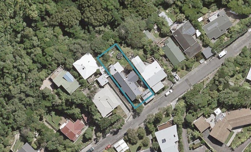 10 Rakeiora Grove, Korokoro, Lower Hutt - Carousel 1