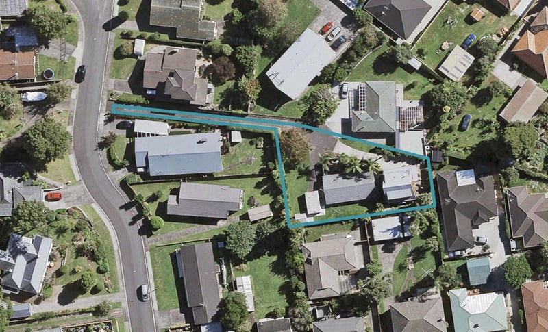 1/7 Mccall Place, Ōpaheke, Papakura - Carousel 1