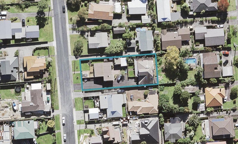 1/8 Cleve Road, Green Bay, Auckland - Carousel 1
