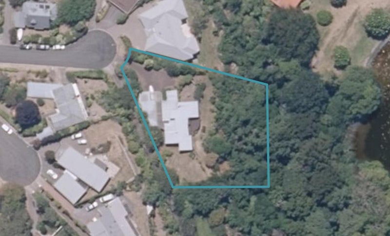 9 Sylvia Place, Acacia Bay, Taupo - Carousel 1