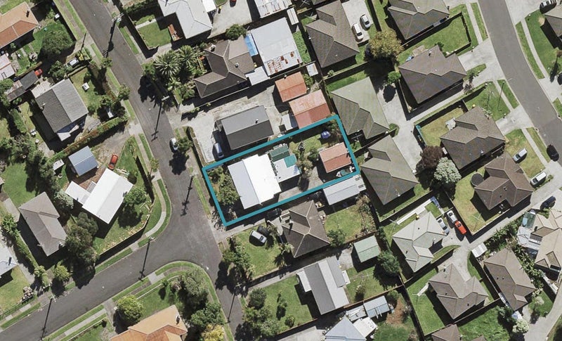 10 Burbridge Road, Favona, Auckland - Carousel 1