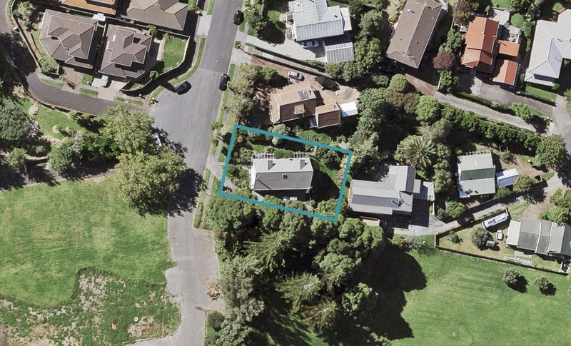 10 Thurston Place, Bucklands Beach, Auckland - Carousel 1