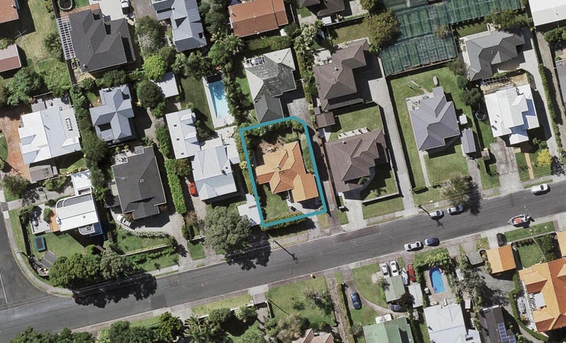 44 Norwood Road, Bayswater, Auckland - Carousel 1