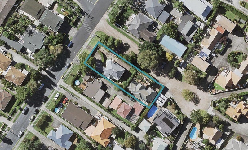 2/44 Eversleigh Road, Belmont, Auckland - Carousel 1