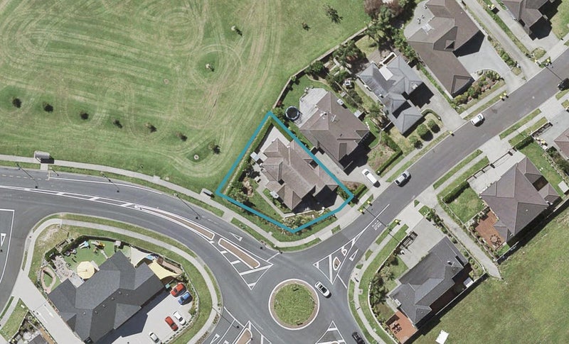 2 Ballymore Drive, Pinehill, Auckland - Carousel 1