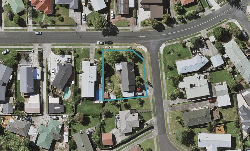 1 Raewyn Place, Pakuranga, Auckland - Carousel 1