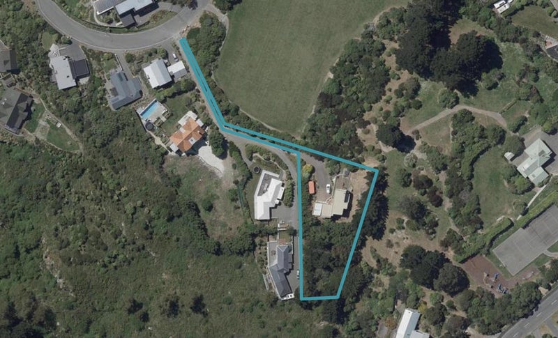 210 Cannon Hill Crescent, Mount Pleasant, Christchurch - Carousel 1