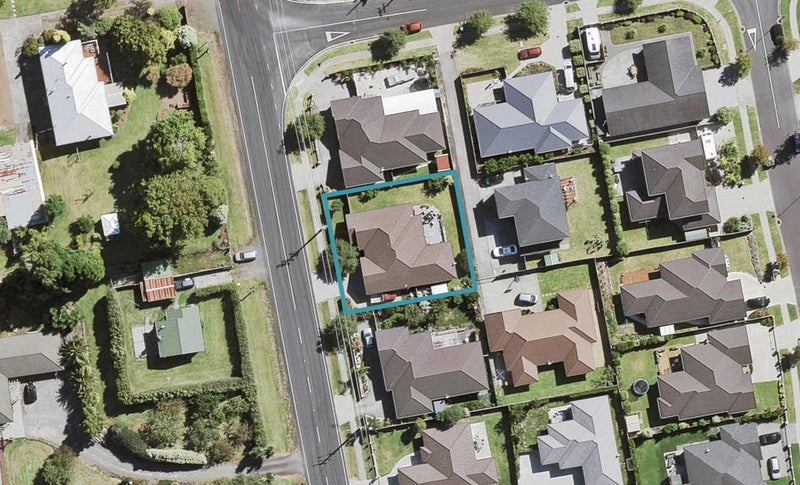 104B Simpson Road, Henderson Valley, Auckland - Carousel 1