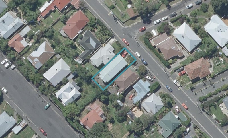 52 Blacks Road, North East Valley, Dunedin - Carousel 1