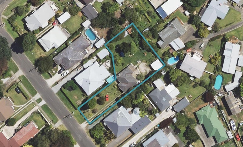 37 Russell Street, Whataupoko, Gisborne - Carousel 1