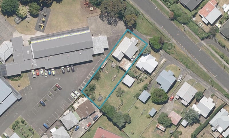 21 Rata Street, Gonville, Whanganui - Carousel 1