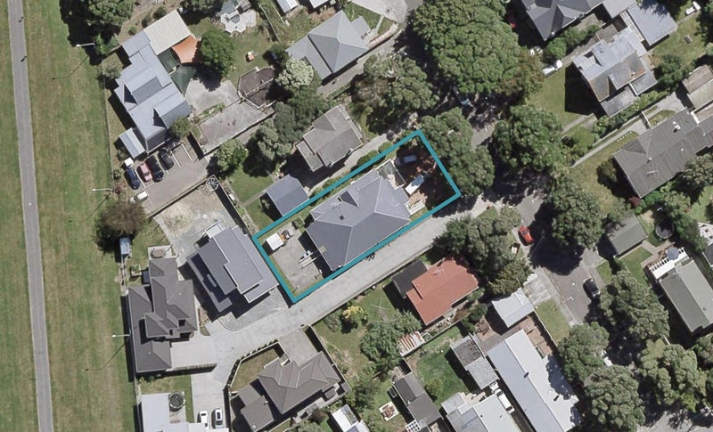 10 Glen Iris Grove, Woburn, Lower Hutt - Carousel 1
