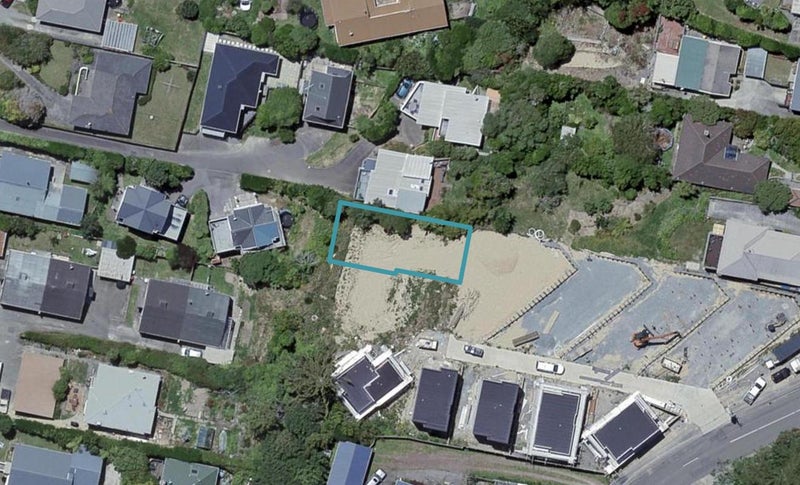 33 Glanmire Road, Newlands, Wellington - Carousel 1