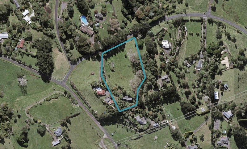 14 Ridgewood Drive, Ridgewood, New Plymouth - Carousel 1