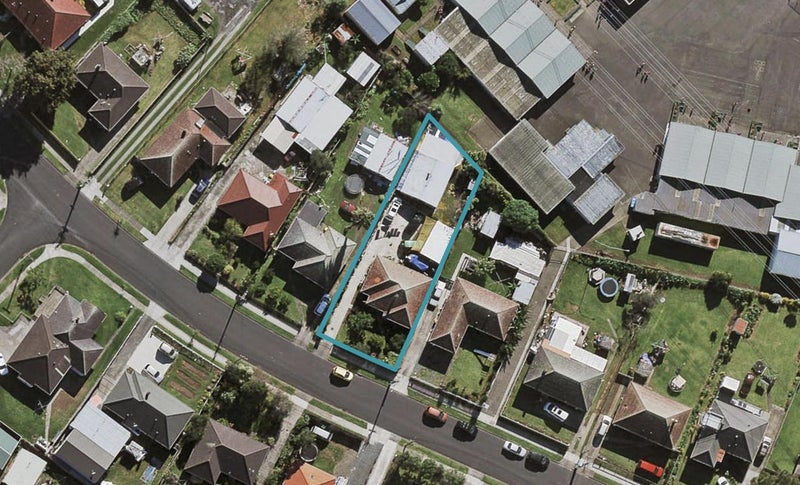 17 Ashton Avenue, Otara, Auckland - Carousel 1