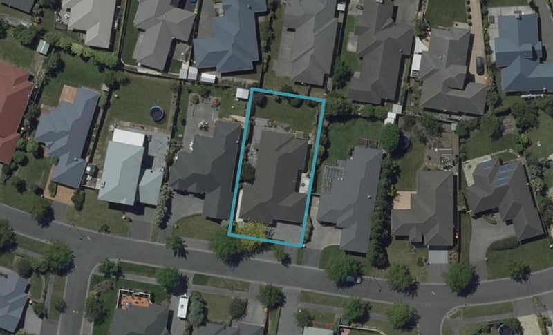 38 Kinsella Crescent, Aidanfield, Christchurch - Carousel 1