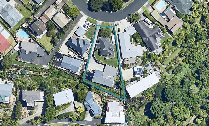 13B Stratford Place, Otumoetai, Tauranga - Carousel 1