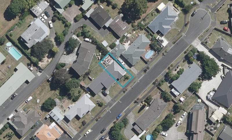 3/5 Garrick Place, Beerescourt, Hamilton - Carousel 1