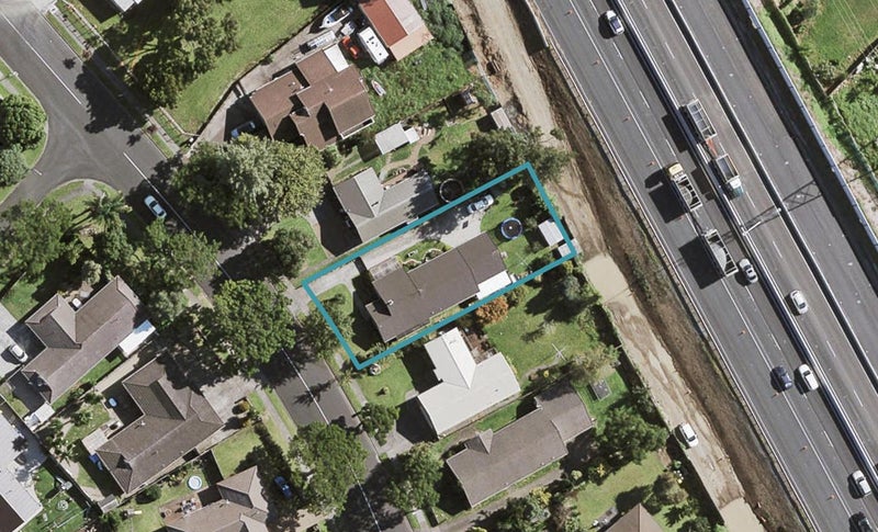 195 Walter Strevens Drive, Conifer Grove, Takanini - Carousel 1
