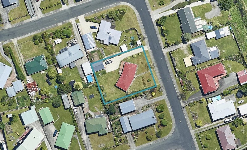 10 Logan Street, Fairy Springs, Rotorua - Carousel 1