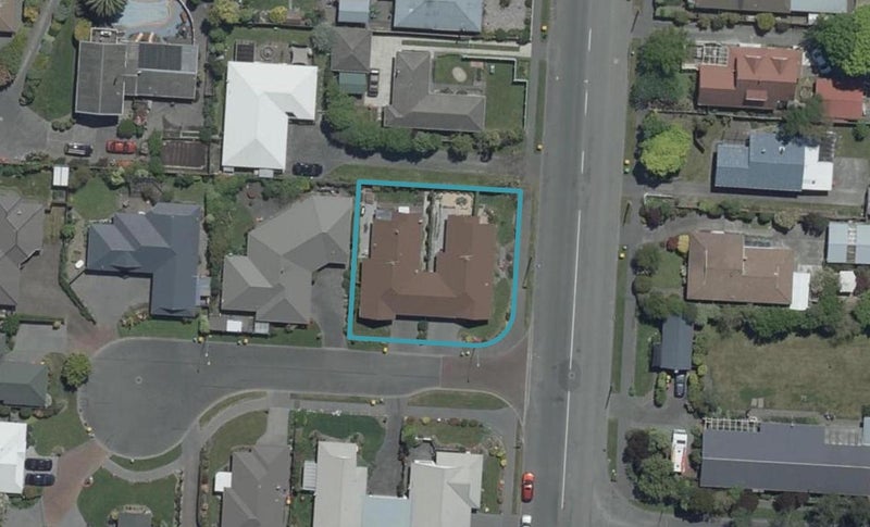2/2 Hibiscus Place, Redwood, Christchurch - Carousel 1