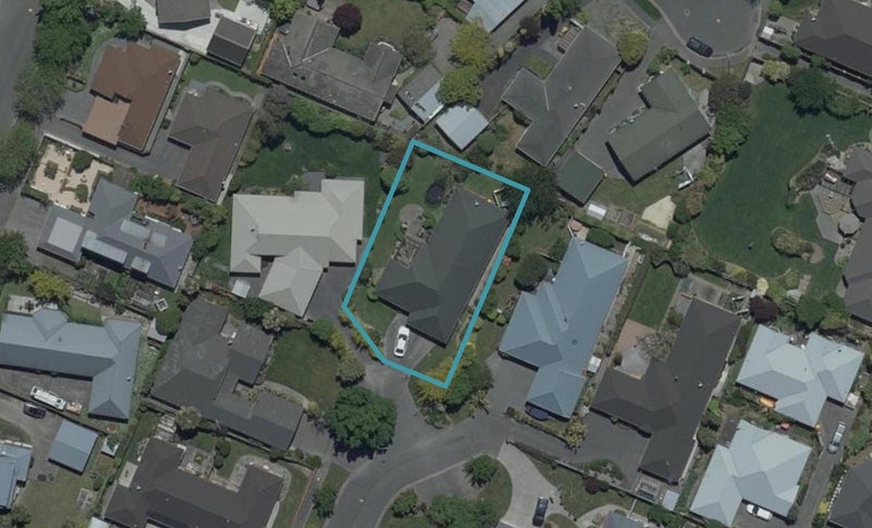 17 Claverley Gardens, Avonhead, Christchurch - Carousel 1