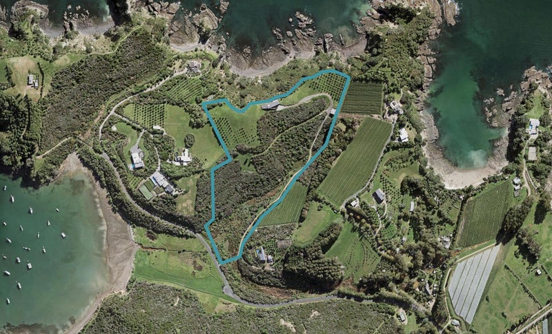 70 Korora Road, Oneroa, Waiheke Island - Carousel 1