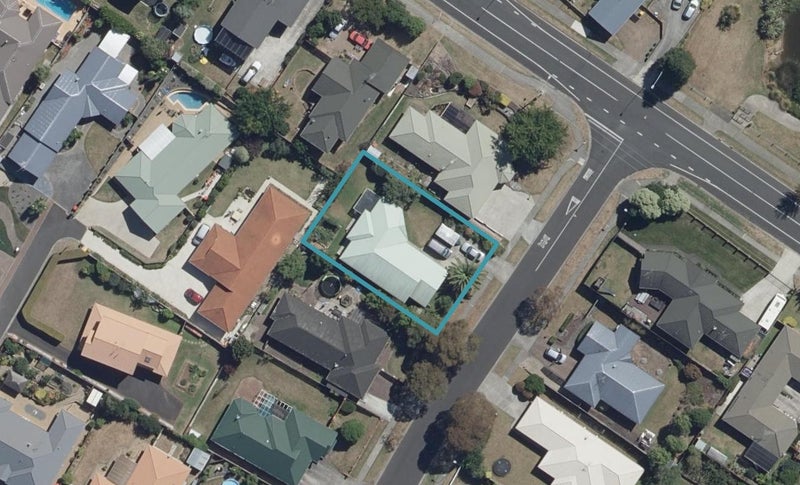 4 Angus Street, Grandview Heights, Hamilton - Carousel 1