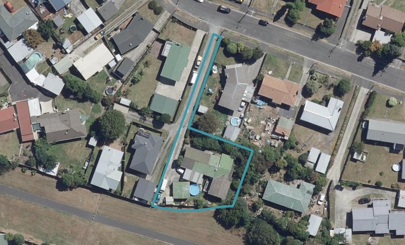 10 Cricket Place, Melville, Hamilton - Carousel 1
