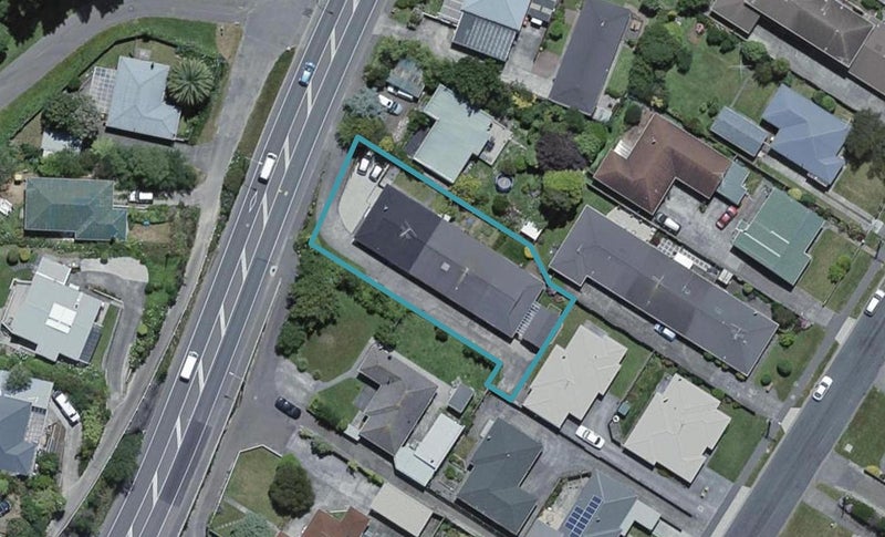2/282 Main Road, Tawa, Wellington - Carousel 1