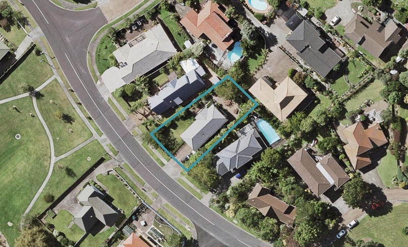 30 Manutara Avenue, Forrest Hill, Auckland - Carousel 1