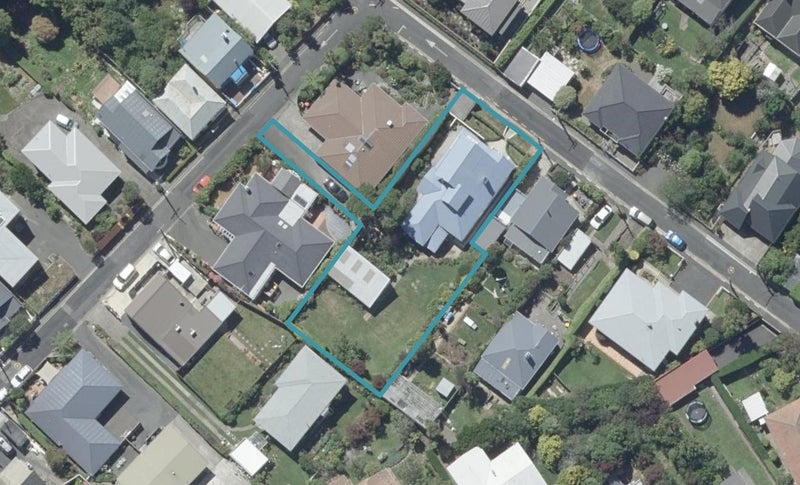 44 Brownville Crescent, Maori Hill, Dunedin - Carousel 1