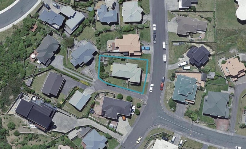 71 Dress Circle, Newlands, Wellington - Carousel 1