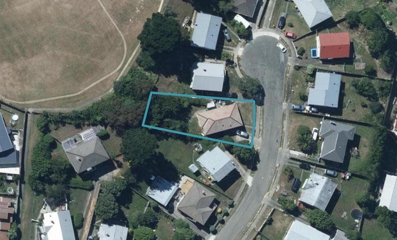 7 Carbine Place, Ascot Park, Porirua - Carousel 1