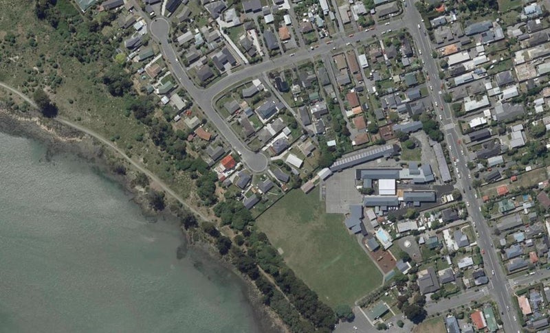 2 Seafield Place, South New Brighton, Christchurch - Carousel 1