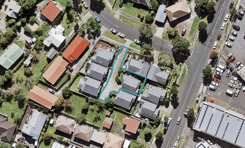 2B Reid Road, New Lynn, Auckland - Carousel 1