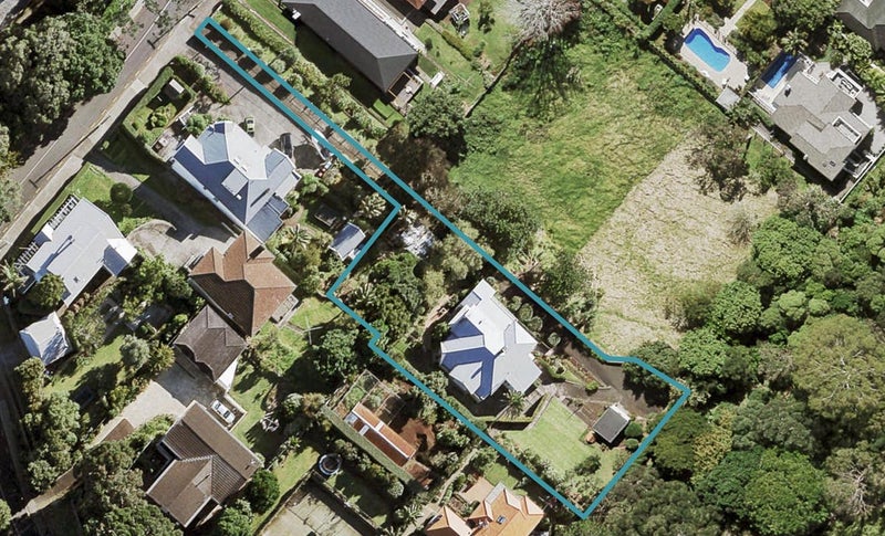 26 Summit Drive, Mount Albert, Auckland - Carousel 1