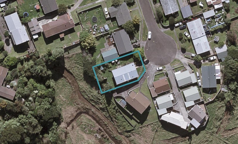 6 Kelvin Place, Westown, New Plymouth - Carousel 1