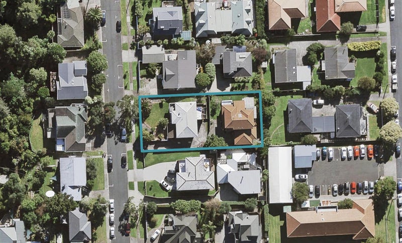 2/11 Park Avenue, Northcote, Auckland - Carousel 1