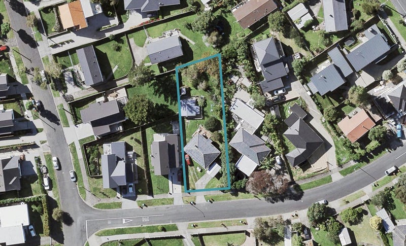 7 Radcliffe Street, Glen Innes, Auckland - Carousel 1