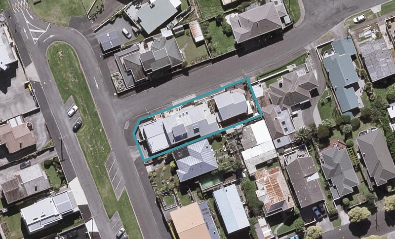 2 Hamblyn Street, Strandon, New Plymouth - Carousel 1