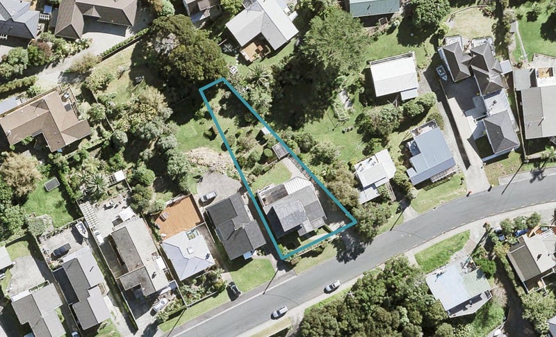 77 Wade River Road, Stanmore Bay, Whangaparaoa - Carousel 1