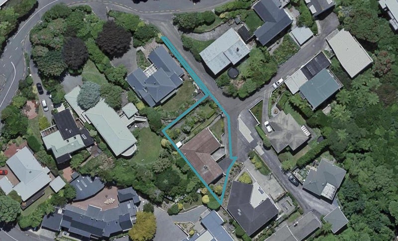 1 Tensing Place, Khandallah, Wellington - Carousel 1