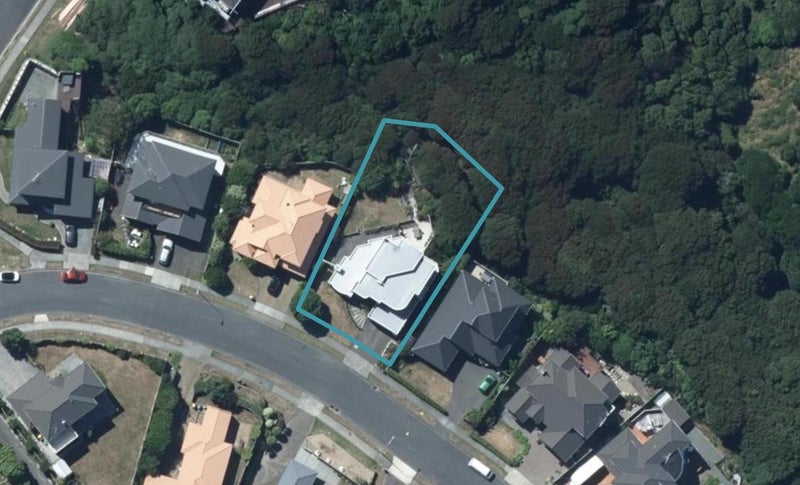 19 Pendennis Point, Camborne, Porirua - Carousel 1
