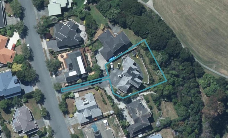 11 Samwell Drive, Whitby, Porirua - Carousel 1