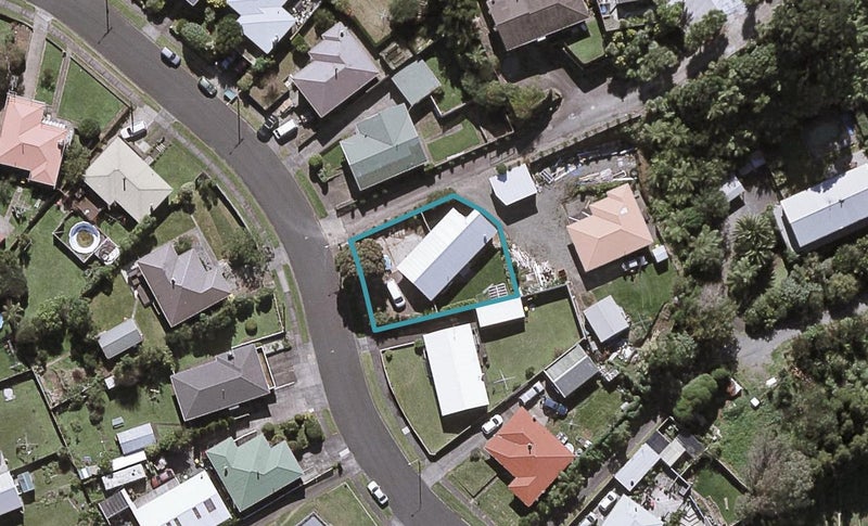 21 Clearmont Crescent, Blagdon, New Plymouth - Carousel 1