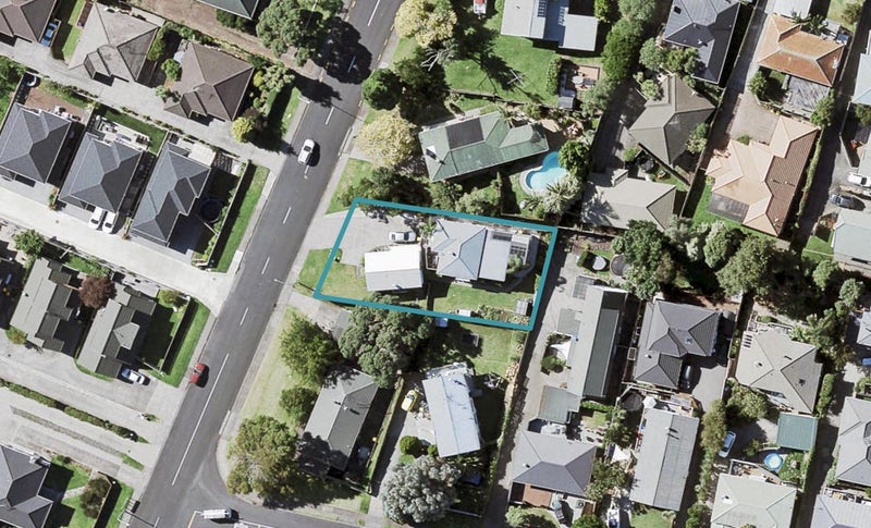 96A Moore Street, Howick, Auckland - Carousel 1