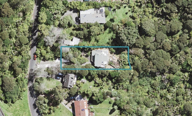 11 Warner Park Avenue, Laingholm, Auckland - Carousel 1