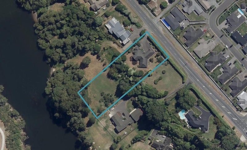 1875 River Road, Flagstaff, Hamilton - Carousel 1