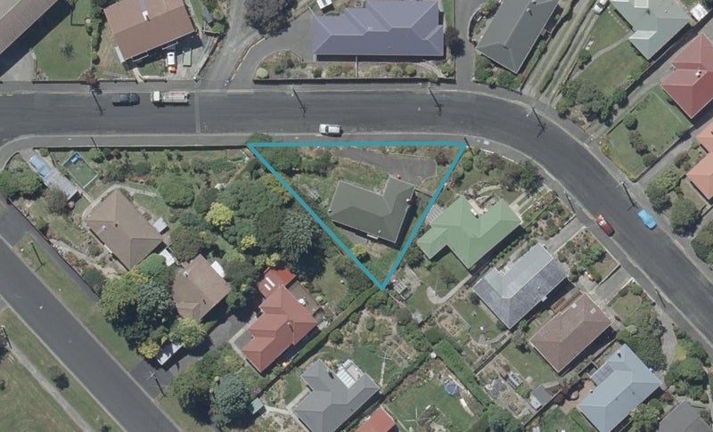 10 Truby King Crescent, Liberton, Dunedin - Carousel 1